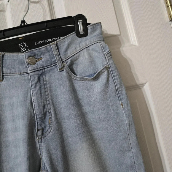 NY&Co Curvy Sculpting Bootcut Flare Jeans in Light Wash, High-Rise, EUC! - Picture 6 of 11